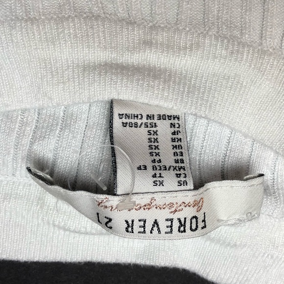 Forever 21 crimped edges top - Picture 2 of 3